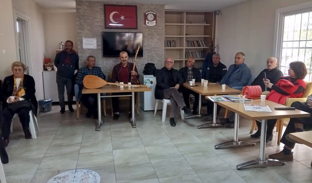 Adana Kent Konseyi İleri Yaş ve Emekliler Meclisi'nden Emeklilere Destek Toplantısı