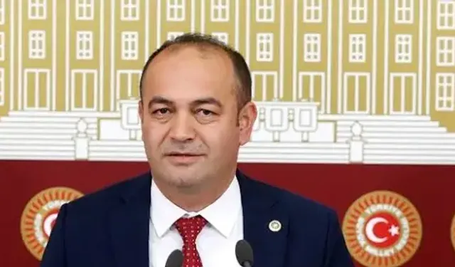 CHP'li Özgür Karabat'tan Gözaltı Tepkisi: "Demokrasi Kazanacak, Millet İradesi Galip Gelecek!"