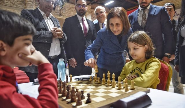 5 OCAK KURTULUŞ KUPASI SATRANÇ TURNUVASI YOĞUN İLGİ GÖRDÜ