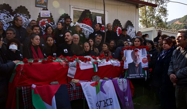 Bereket Kar Yoldaşlarının Omuzlarında Sonsuzluğa Uğurlandı