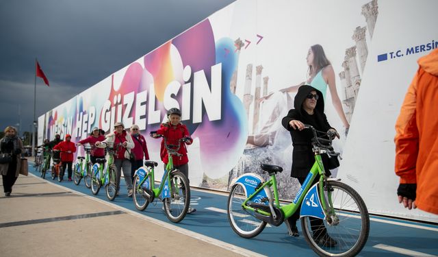 MERSİNLİ KADINLAR BÜYÜKŞEHİR’LE HAYATI PEDALLIYOR