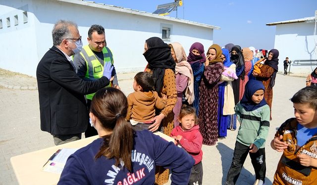 Büyükşehir, geçici tarım işçilerine yönelik sağlık hizmeti ve bilgilendirme çalışması gerçekleştirdi.