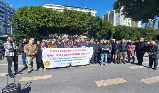 Adana'da Eğitim Sen ve İHD 21 Şubat Dünya Anadili İle İlgili Açıklama Yaptı