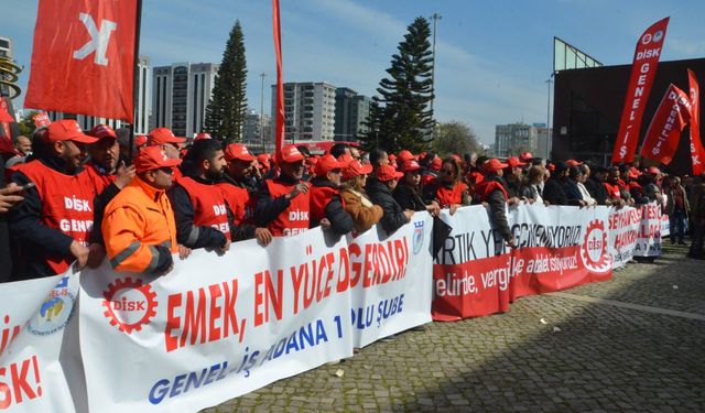 Seyhan Belediyesi İşçileri Ödenmeyen Alacakları İçin İş Bıraktı!