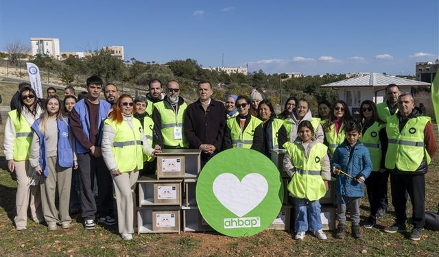 Yenişehir Belediyesi ve Ahbap Derneği hayvanlar için iş birliği yaptı