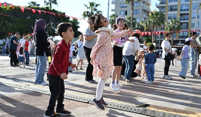 2. ULUSLARARASI MERSİN ÇOCUK FESTİVALİ BAŞLADI