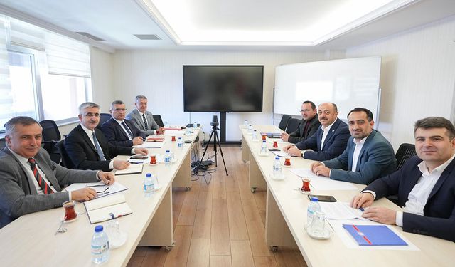 Eğitim Bir Sen'den Norm Kadro Fazlası Öğretmenler İçin Talep: Bakanlık Karşılık Verdi