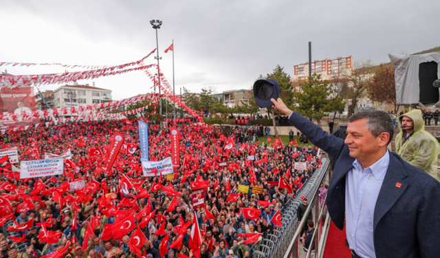 Özgür Özel: “Siyasi Tutsaklara, KHK Mağdurlarına ve Atanamayan Öğretmenlere Selam Olsun!”