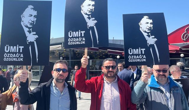 Çağlayan Adliyesi Önünde Zafer Partisi Eylemi: "Ümit Özdağ'a Özgürlük!"