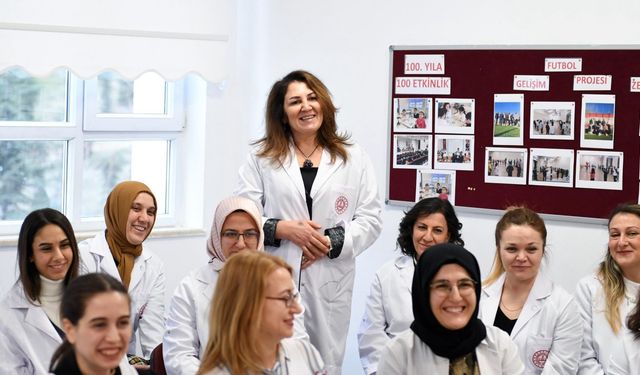 MEB 15 bin sözleşmeli öğretmen alımına ilişkin başvuru duyurusu ile branş bazında kontenjan dağılımları açıklandı.