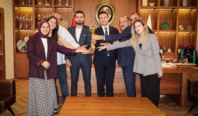 Adana Barosu, TBB 2025 Kurgusal Duruşma Yarışması’nda Akdeniz Bölge Birincisi Oldu