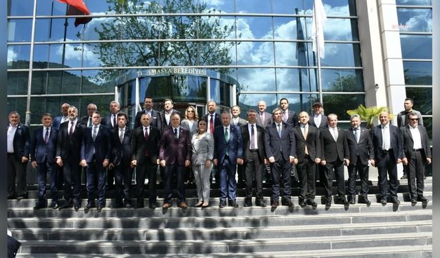 CHP’li İl Belediye Başkanları Amasya’da Buluştu: “Darbeye, Kayyuma, Hukuksuzluğa Karşı Tek Yüreğiz”