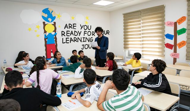 BÜYÜKŞEHİR’İN “HELLO MERSİN” İNGİLİZCE KULÜBÜ HALKKENT’TE AÇILDI