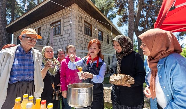 ÇAMLIYAYLALI ÜRETİCİ KADINLARA KOOPERATİFLEŞMENİN ÖNEMİ ANLATILDI