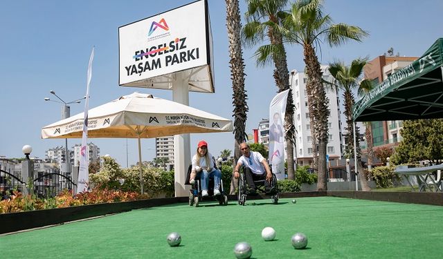 MERSİN BÜYÜKŞEHİR, ‘SEVGİ VARSA ENGEL YOK’ DEMEYİ SÜRDÜRÜYOR