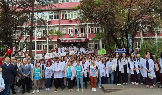 Hekime Yönelik Şiddet Sonrası Sağlıkçılar Grev Kararı Aldı
