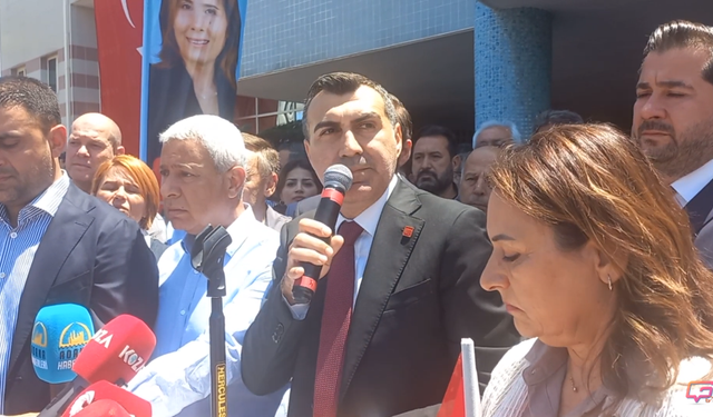 CHP'den Gözaltılara Tepki: Seyhan Belediyesi Önünde Kitlesel Basın Açıklaması