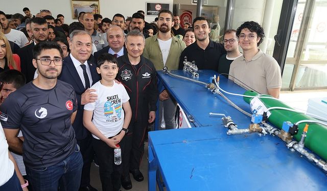 Türkiye'nin İlk Astronotu Alper Gezeravcı ATÜ'de Öğrencilerle Buluştu