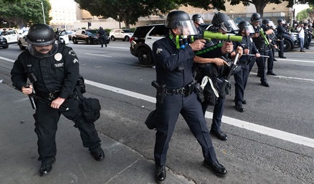 ABD'de Gerilim Tırmanıyor: Los Angeles’ta Sokağa Çıkma Yasağı İlan Edildi