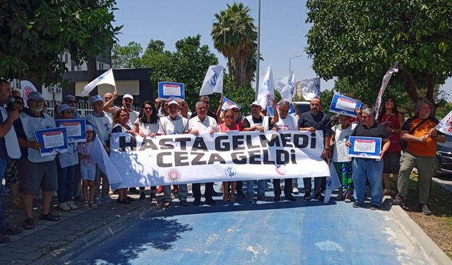 Adana’da Aile Hekimlerinden Bordro Yakma Eylemi: “Emeğimiz Bizimdir, Gasp Edilemez!”
