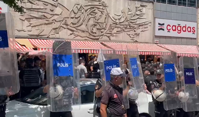 TBMM Önünde Öğretmenlere Müdahale: Polis, Gözaltıları Kalkanlarla Gizledi