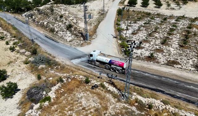 Mersin Büyükşehir Belediyesi, Gülnar’ın Yarmasu Mahallesi’nde 8 kilometrelik yolu yenileyerek sathi asfaltla kapladı