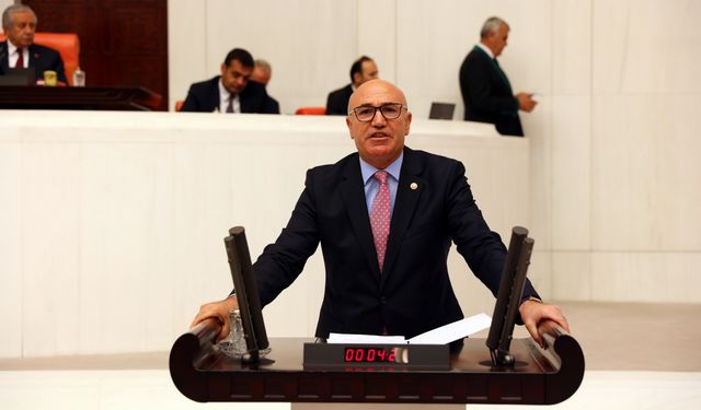 CHP’li Mahmut Tanal: “Gazeteciler susturulamaz, basın özgürlüğü demokrasinin teminatıdır”