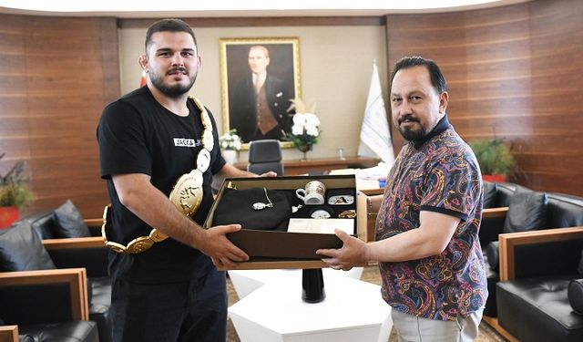 Kızıldağ Başpehlivanı Mehmet Çelebi’den Başkan Uludağ’a Ziyaret
