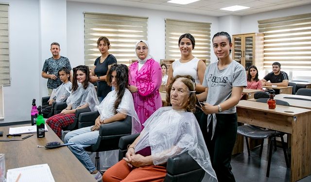 BÜYÜKŞEHİR’İN KURSLARI İSTİHDAMA KATKI SAĞLIYOR