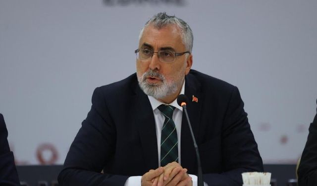Kamuda zam pazarlığı çözüldü: 600 bin işçiye imzalar atıldı