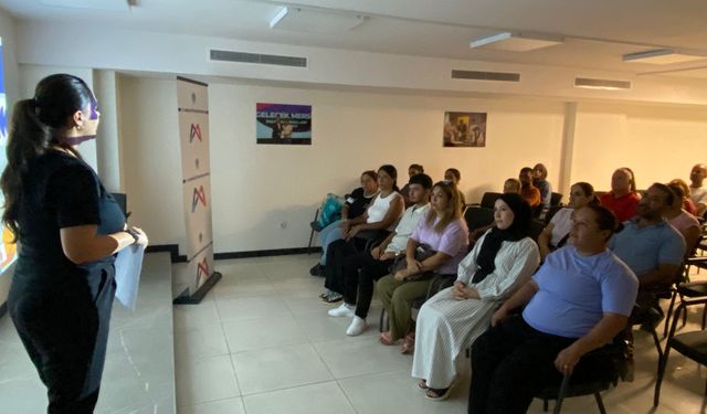 KARİYER MERKEZİ İŞ GÜCÜ PİYASASI’NA YÖNELİK HİZMETLER SUNUYOR