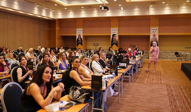 Cansu Durkun’dan: 2025’te Cilt Bakımında Dikkat Edilecek Noktalar