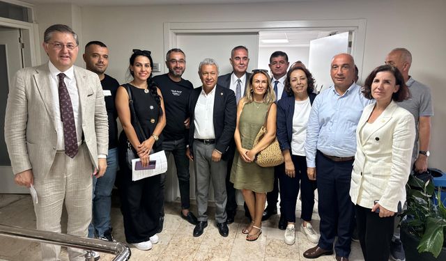 Birleşik Kamu-İş CHP’yi Ziyaret Etti: “Hukuksuzluklara Karşı Omuz Omuza!”