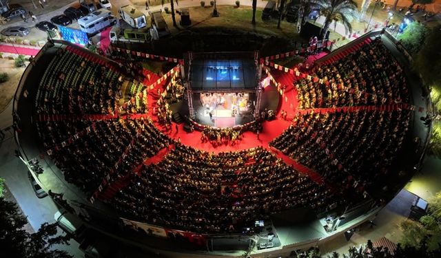 Altın Koza, Orhan Kemal Emek Ödülleri Töreni ve Ceylan Ertem konseri ile başladı.