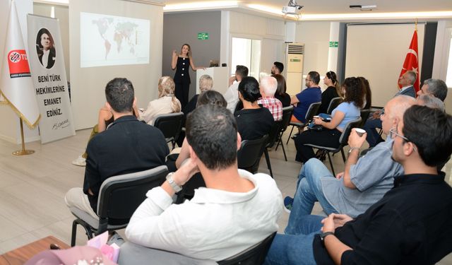 Diş Hekimlerine ‘Diş Eti Hastalıkları ve Probiyotiklerin Rolü’ anlatıldı
