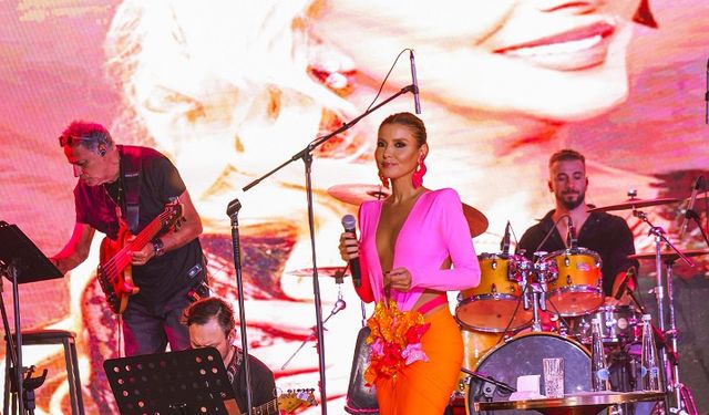 GÜLBEN ERGEN BATUM’DA MUHTEŞEM BİR GECEYE İMZA ATTI