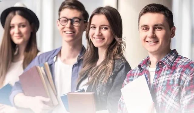 Denizli Büyükşehir’den üniversite öğrencilerine öğrenim desteği