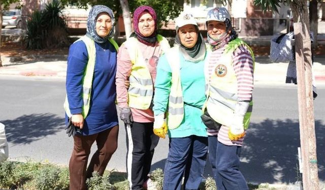 Manisa Soma'nın yolları kadın eliyle şekilleniyor