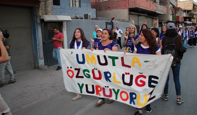 Adana’da TJA'lı Kadınların Özgürlük Yürüyüşü: “Umutla Özgürlüğe Yürüyoruz”