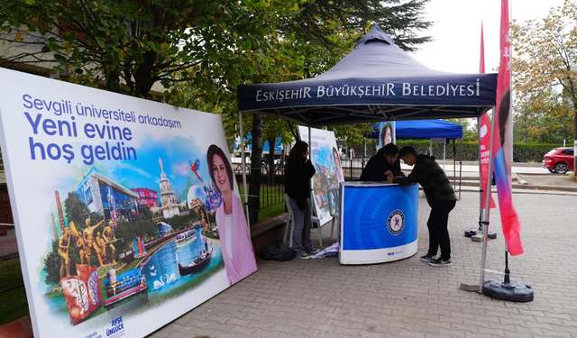 Eskişehir Büyükşehir Belediyesi, üniversiteli gençleri karşıladı