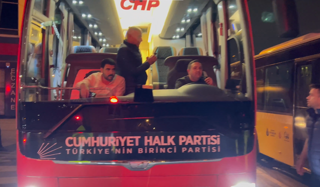 CHP Otobüsünün Önü Polis Tarafından Kesildi: Umut Akdoğan, “Kanunsuz Emri Veren Kim?”