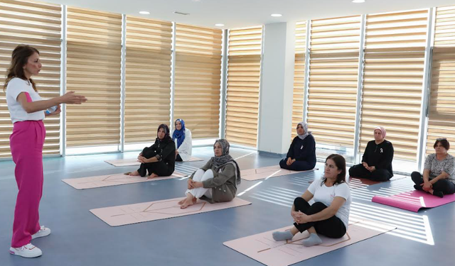 BÜYÜKŞEHİR, MEME KANSERİ FARKINDALIĞINA DİKKAT ÇEKTİ