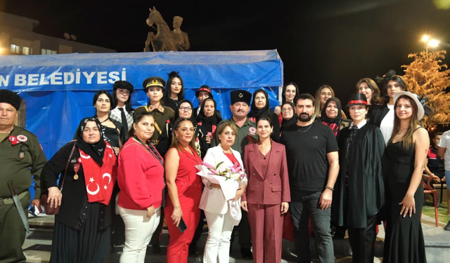 Ceyhan’da Cumhuriyet ve Atatürk Defilesi vatandaşlardan büyük beğeni topladı