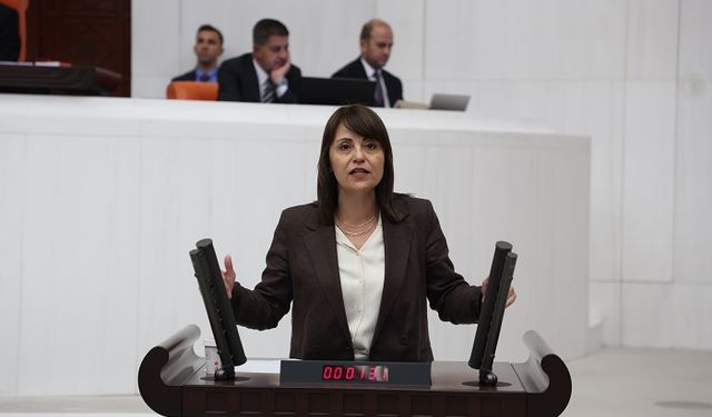 Kezban Konukçu: “Burs Ödemelerinde Keyfi ve Usulsüz Uygulamalar Gençlerin Eğitim Hakkını Tehdit Ediyor”