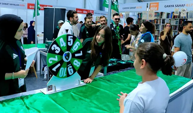 Kocaeli Kitap Fuarı'nda Yeşil-Siyah coşku