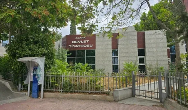 Adana Devlet Tiyatrosu Sezona Muhteşem Başladı: Perde Açıldı, Salonlar Doldu Taştı!