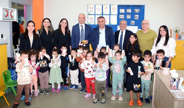 3-5 Yaşındaki Çocuklara Diş Fırçalama Teknikleri Anlatıldı