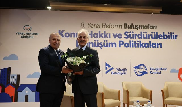 YÜREĞİR’DE ‘KONUT HAKKI VE DÖNÜŞÜM’ PANELİ