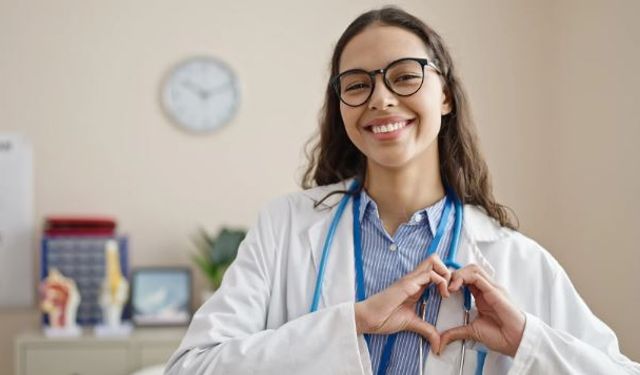 ClinicBooking.com Nedir? Dünya Sağlık Turizmini Tek Platformda Buluşturan Global Sağlık Pazaryeri