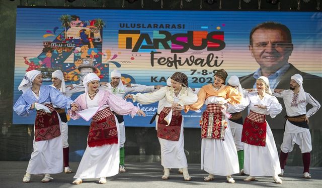 BİNLERCE YURTTAŞ ‘4. ULUSLARARASI TARSUS FESTİVALİ’NE AKIN ETTİ